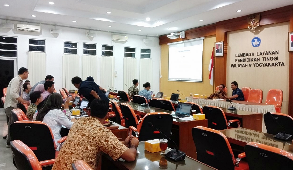 Simulasi Penggunaan Aplikasi e-Presensi Dosen DPK di LLDIKTI Wilayah V Yogyakarta