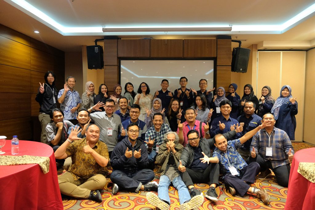 Foto bersama di hari kedua pelatihan SPMI.