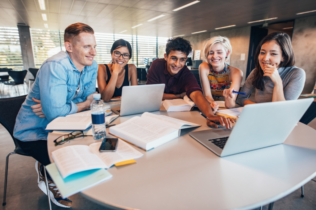 Apa Saja yang Dibutuhkan Lulusan Kampus di Era Saat Ini?