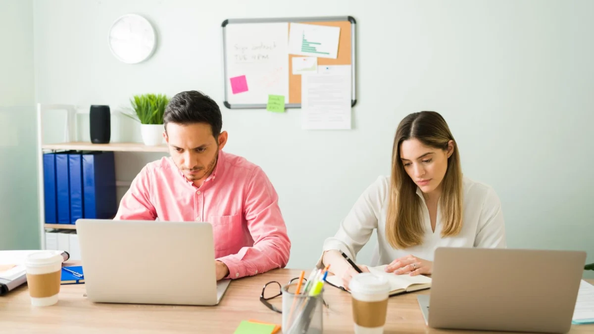 Peran Sistem Informasi E-Learning dalam Meningkatkan Kualitas Pembelajaran