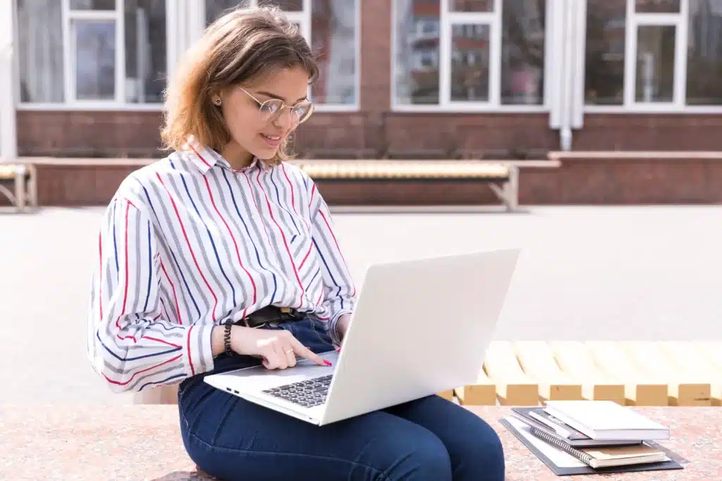 aplikasi e-learning berbasis web